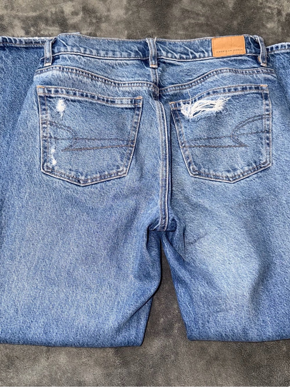 AEO Distressed High-Rise Blue Jeans - Picture 5 of 5